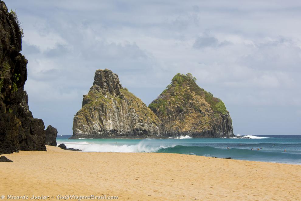 Imagem do canto da Praia Cacimba do Padre.